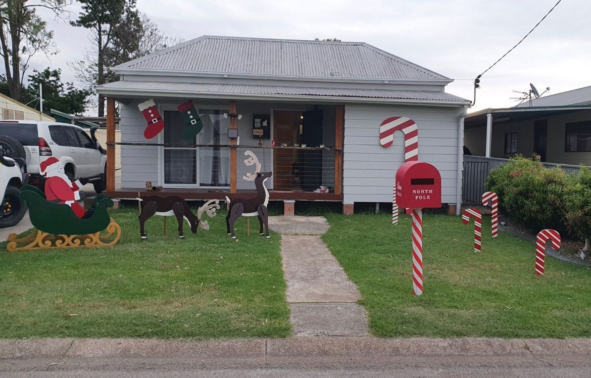 christmas-house.jpg christmas-house.jpg