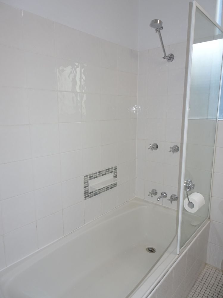 Shower.JPG Shower.JPG