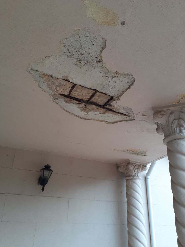 Portico 2.jpg Portico 2.jpg