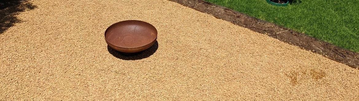 Backyard fire pit area.jpeg Backyard fire pit area.jpeg