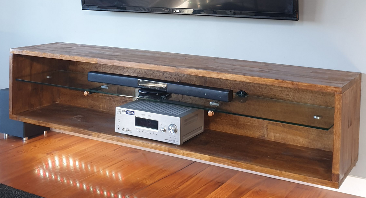 EntertainmentUnit.png EntertainmentUnit.png