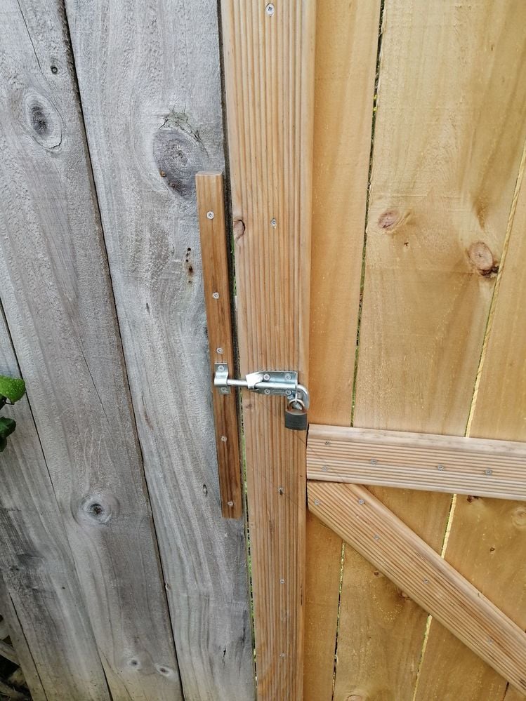 Garden gate 2.jpg Garden gate 2.jpg