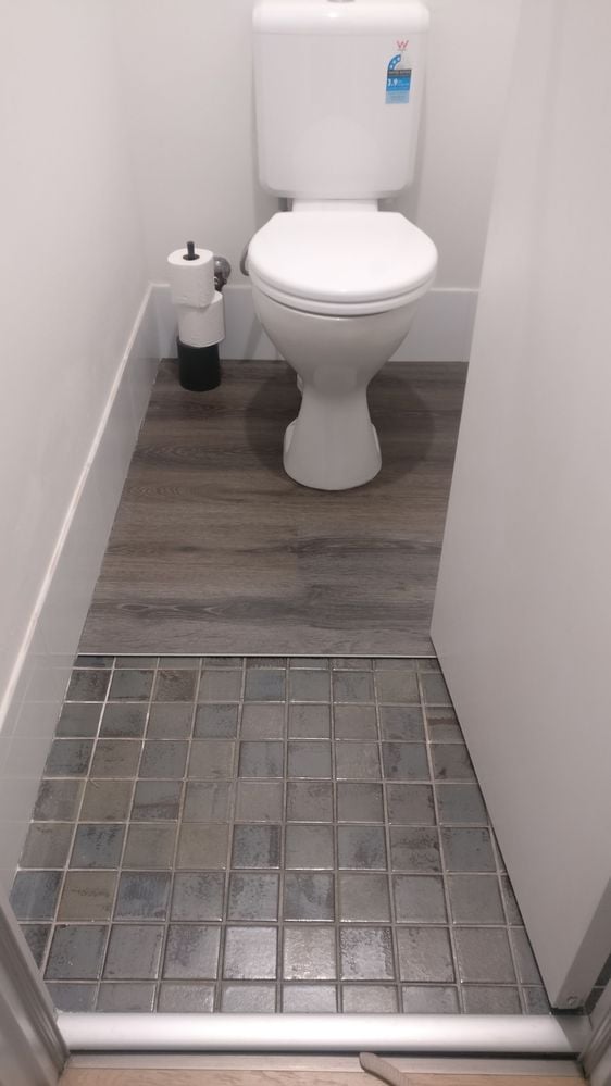 Toilet 3.jpg Toilet 3.jpg