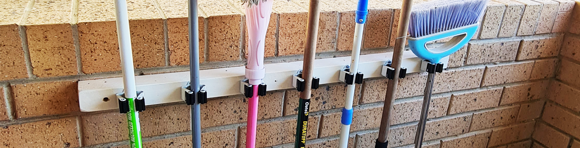 How to build a cleaning tool holder.png How to build a cleaning tool holder.png