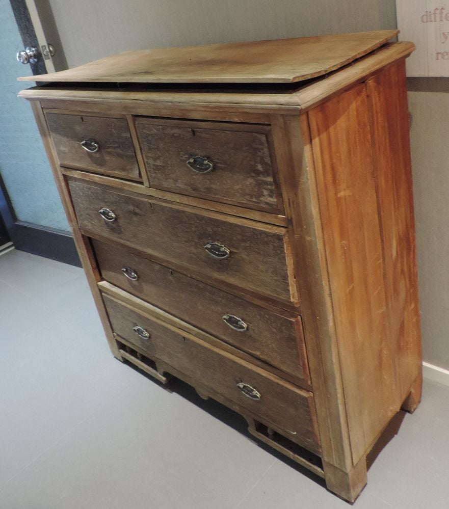 Cabinet 1.JPG Cabinet 1.JPG