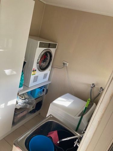 laundry2.jpg laundry2.jpg