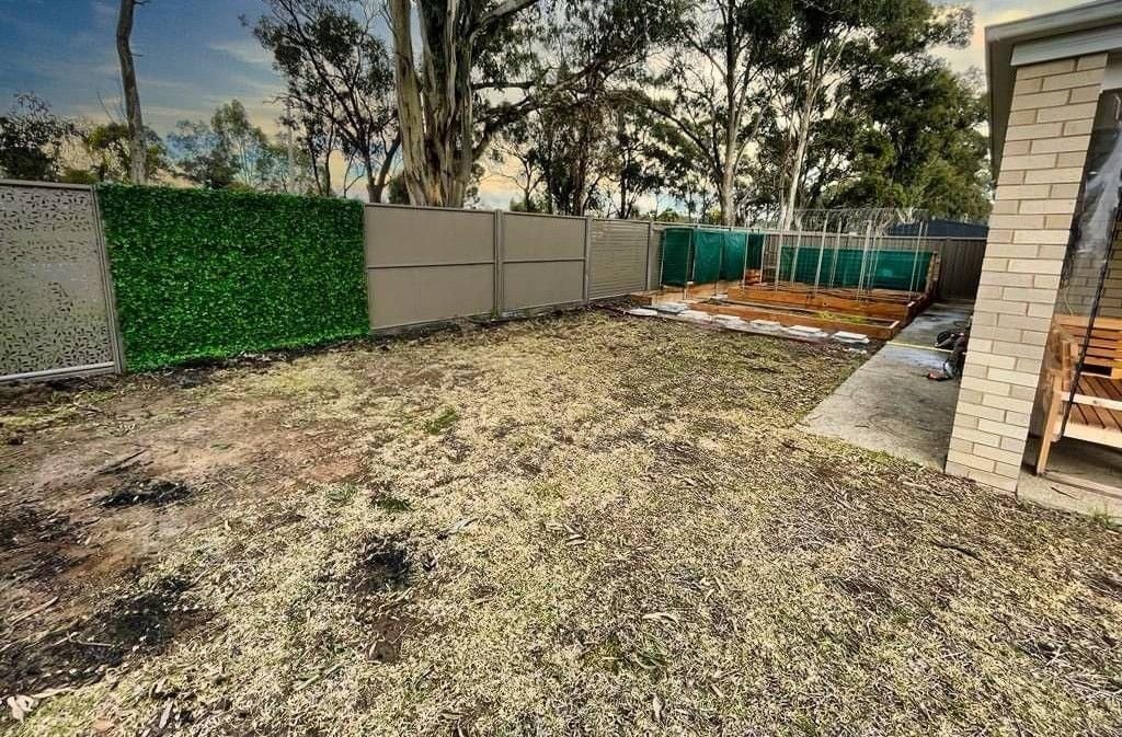 bare-rear-fence.jpeg bare-rear-fence.jpeg