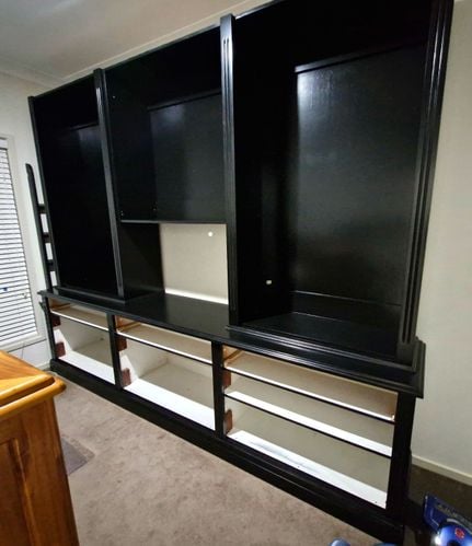 05b - shelves.jpg 05b - shelves.jpg