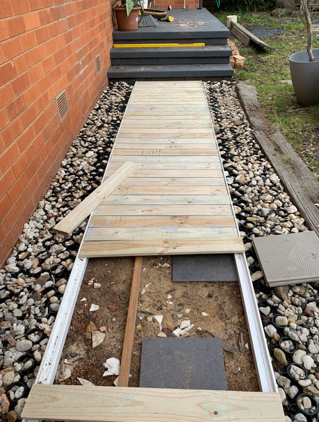 phone_pic.png phone_pic.png