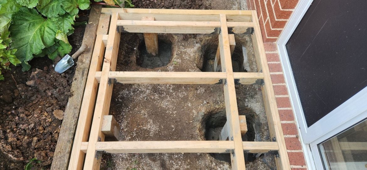 digging_hole2.jpeg digging_hole2.jpeg