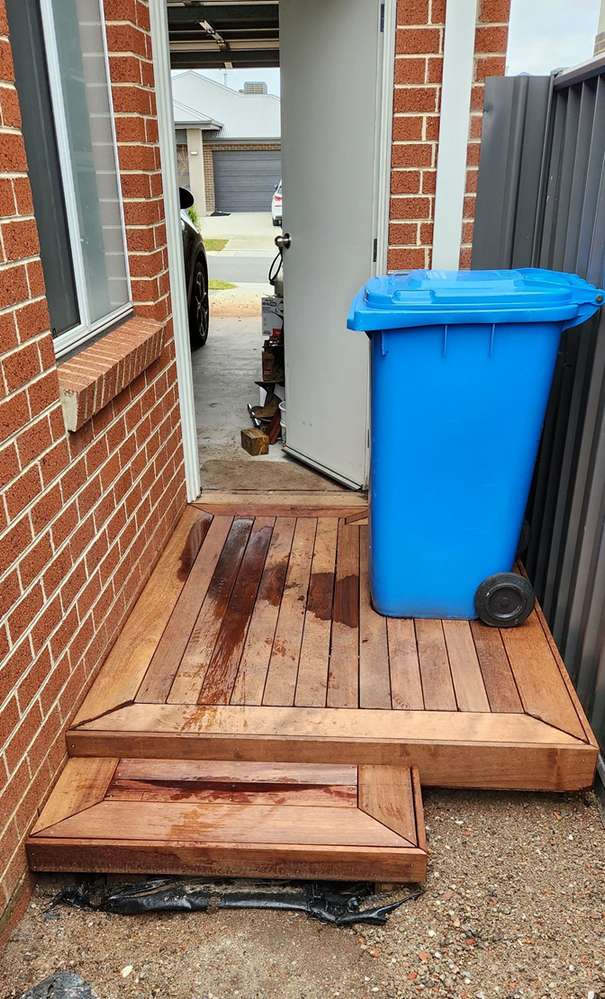 Decking_andbin.png Decking_andbin.png