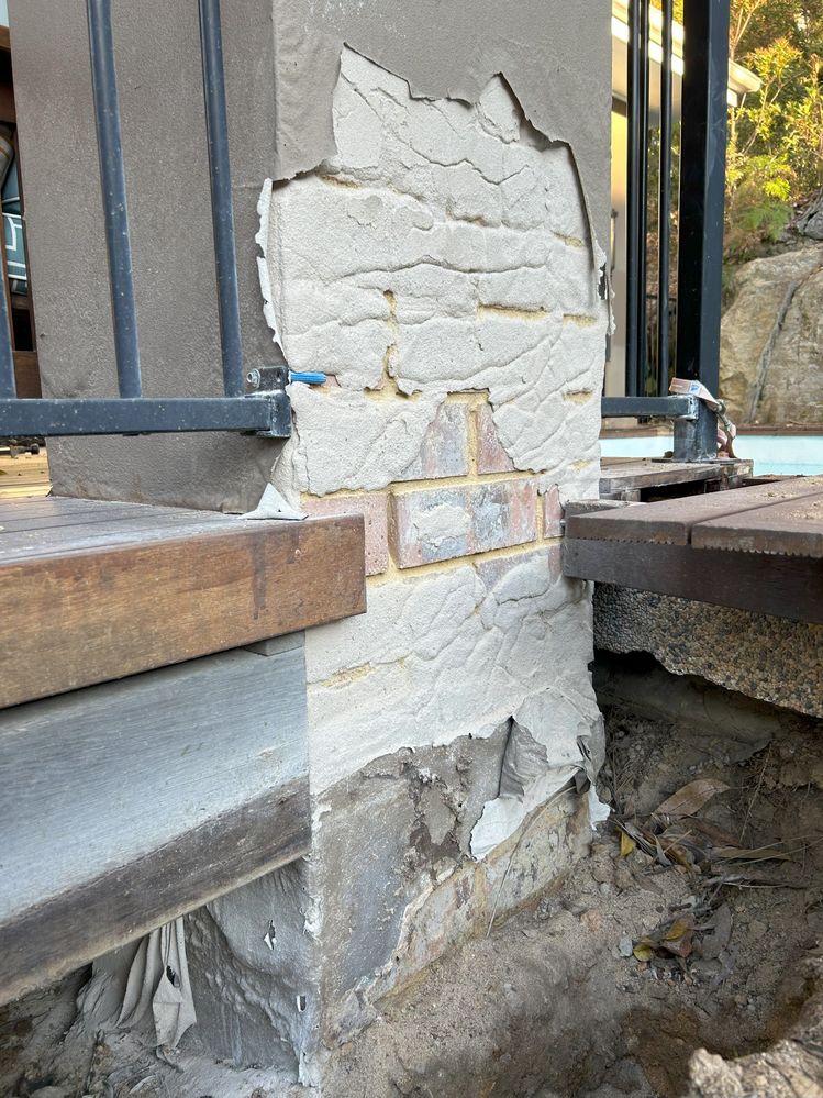 damp-damaged-pillar.jpg damp-damaged-pillar.jpg