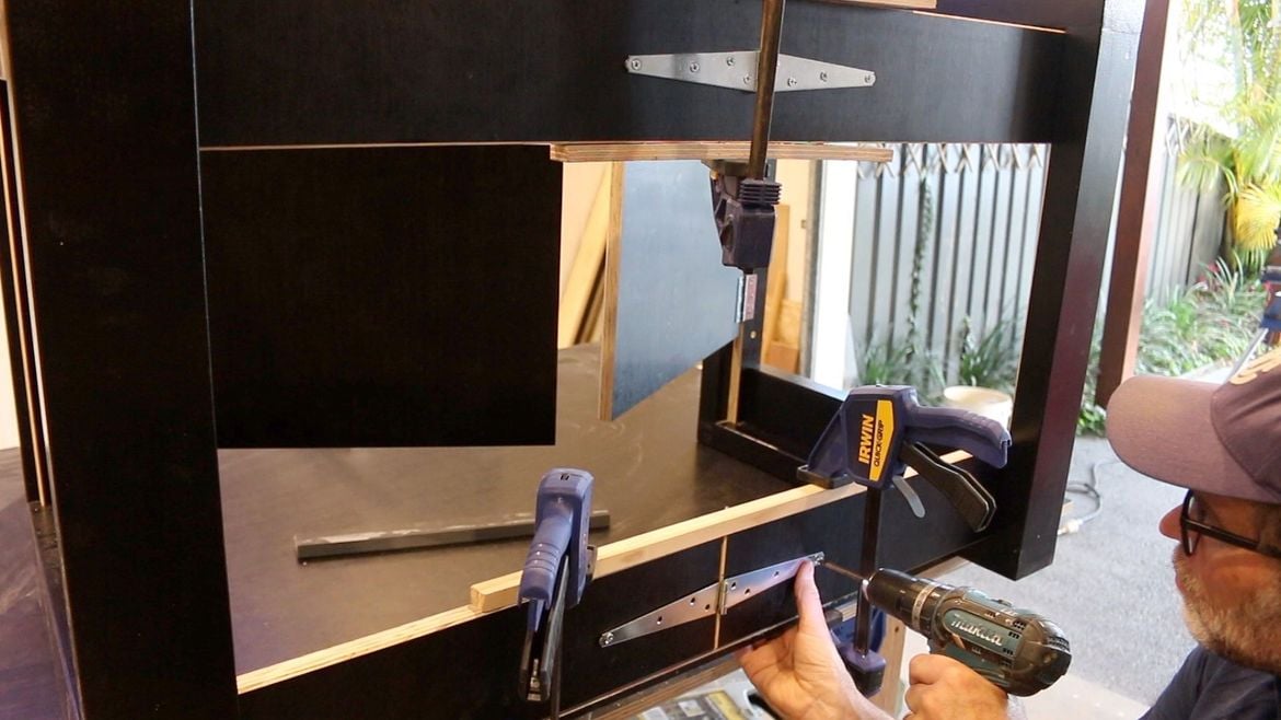 Folding Workbench 17.jpg Folding Workbench 17.jpg