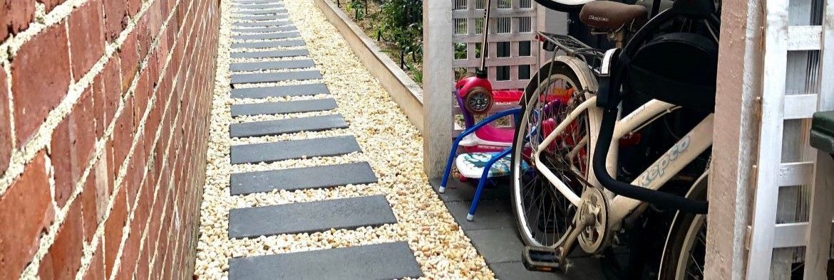 Side access path and bike shelter.jpg Side access path and bike shelter.jpg