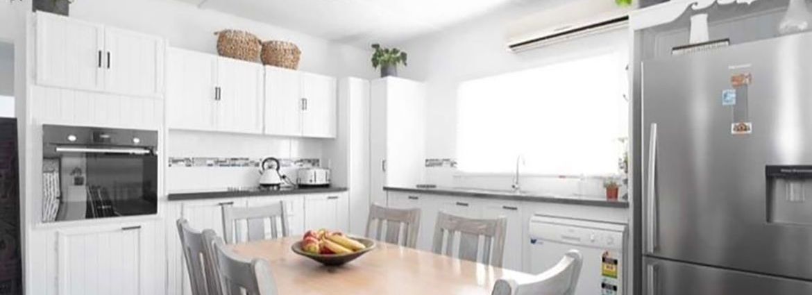 Timber kitchen budget makeover using paint.jpeg Timber kitchen budget makeover using paint.jpeg