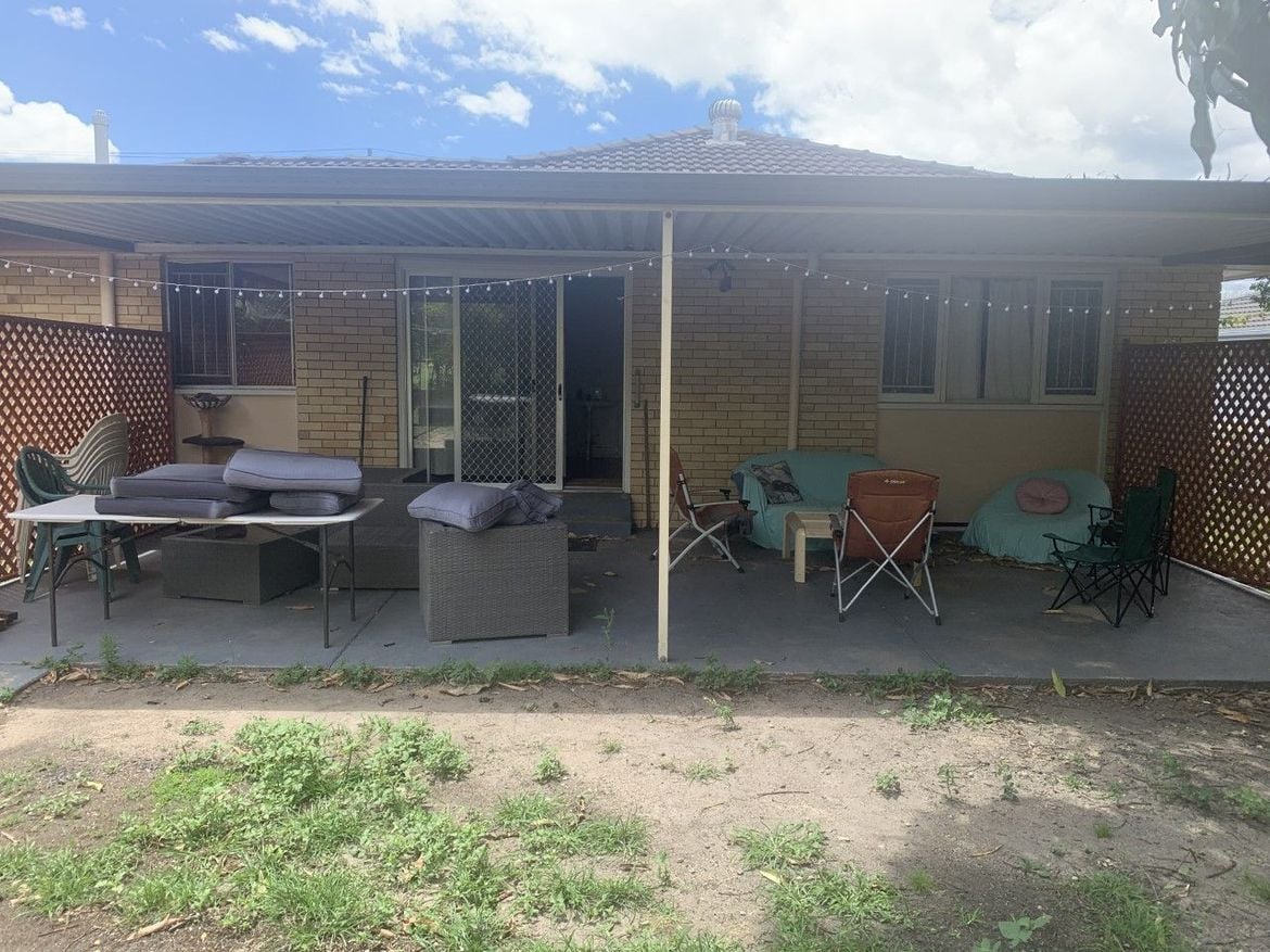 Outdoor3.jpg Outdoor3.jpg