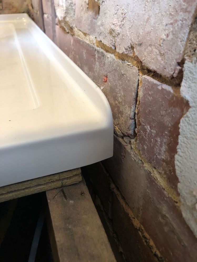 IMG_8724_closeup_showerbase.jpg IMG_8724_closeup_showerbase.jpg