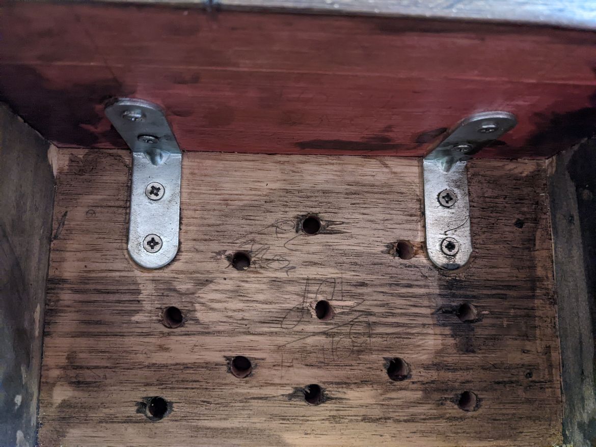 8A. L BRACKETS on FRONT and BOTTOM.jpg 8A. L BRACKETS on FRONT and BOTTOM.jpg