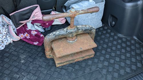 press-1.jpg press-1.jpg