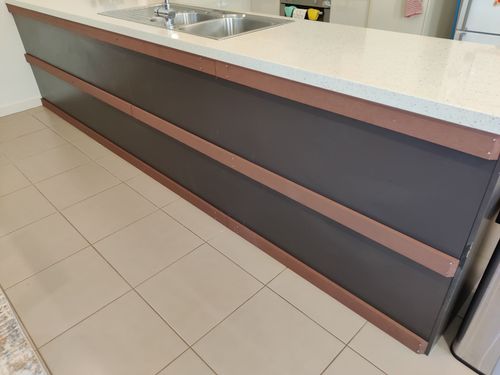 4_CabinetStrips_01.jpg 4_CabinetStrips_01.jpg