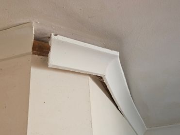 Cornice.jpg Cornice.jpg