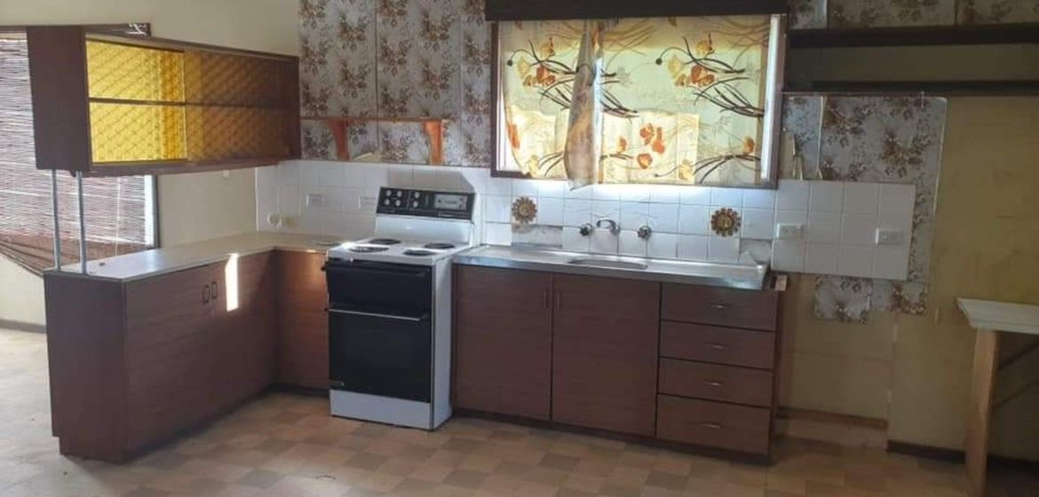 Old Kitchen 1.jpg Old Kitchen 1.jpg