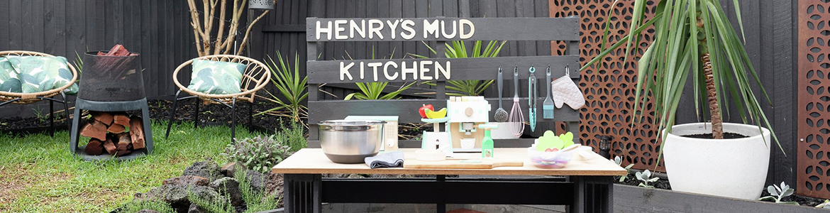 Hero mud kitchen.png Hero mud kitchen.png