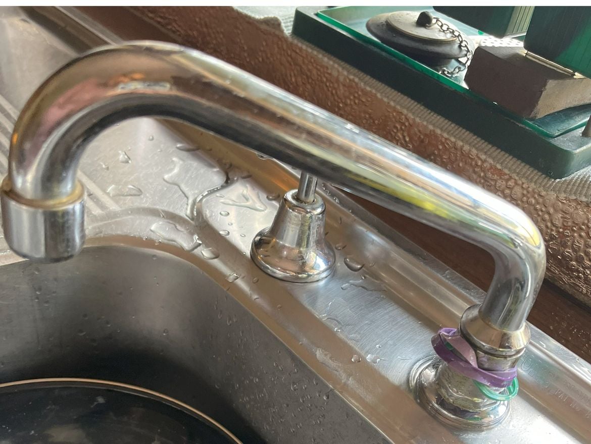 Spout set.jpg Spout set.jpg