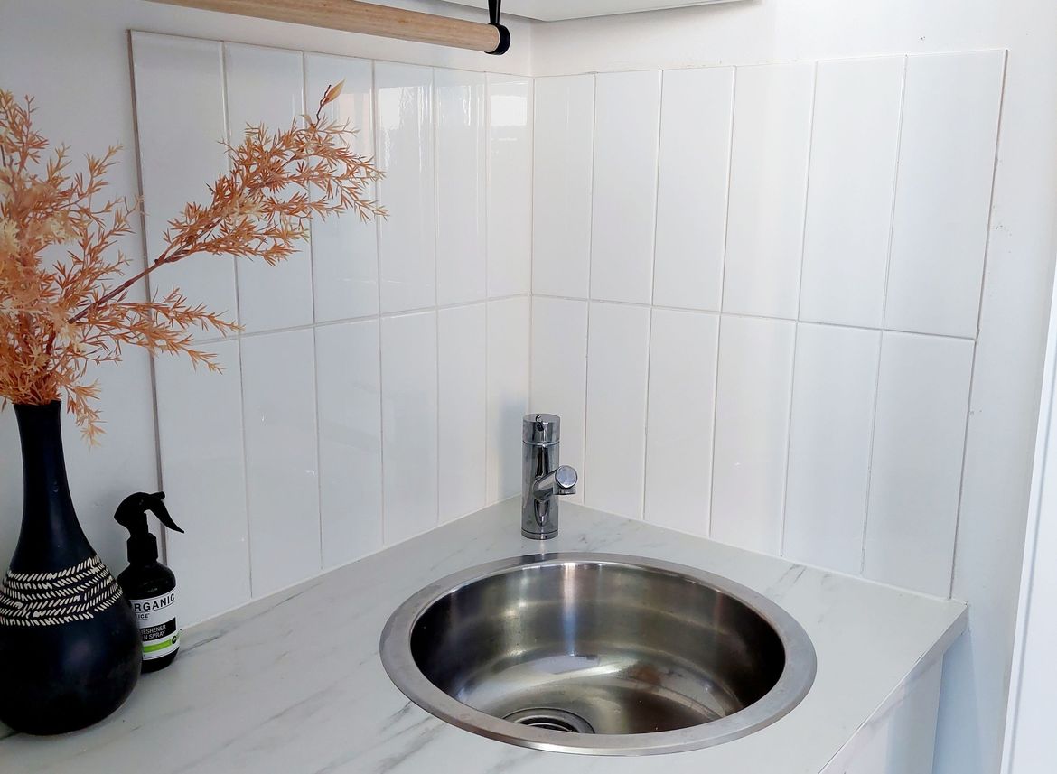 Tiled splashback by Chaks_DIY.jpg Tiled splashback by Chaks_DIY.jpg