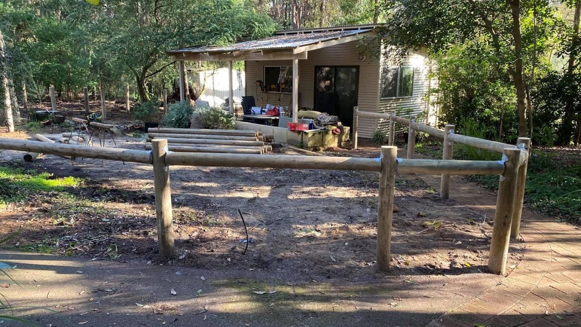 fence_1.jpg fence_1.jpg