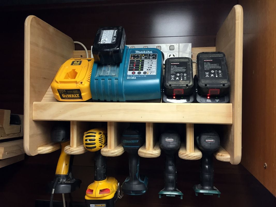 Cordless Drill Charge Station7.jpg Cordless Drill Charge Station7.jpg