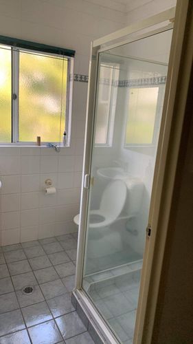 Ensuite 1.jpeg Ensuite 1.jpeg