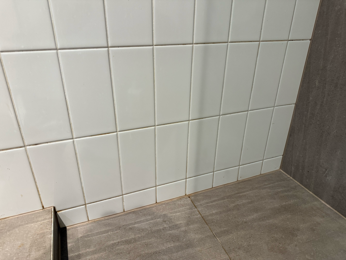 Shower wide shot.png Shower wide shot.png