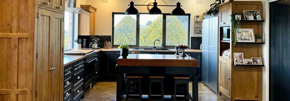 Country and industrial-style budget kitchen renovation.jpeg Country and industrial-style budget kitchen renovation.jpeg