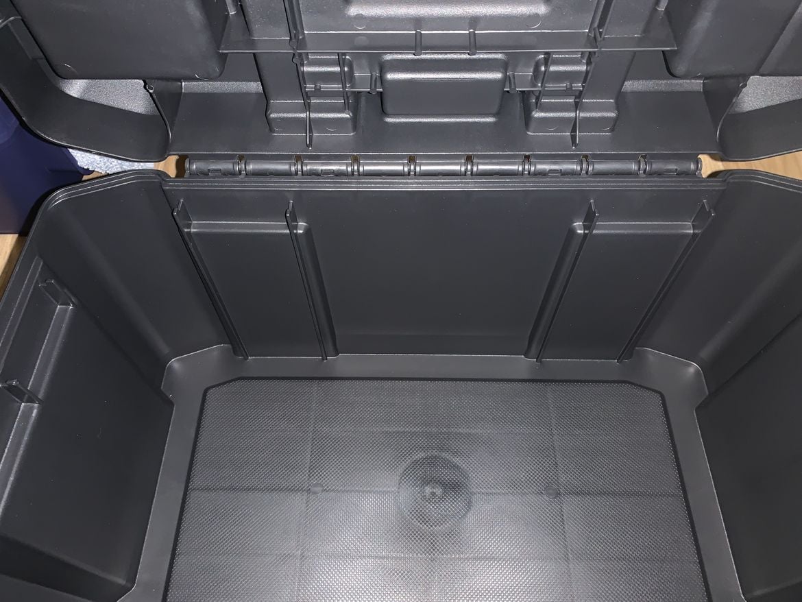 Tray lugs.JPG Tray lugs.JPG