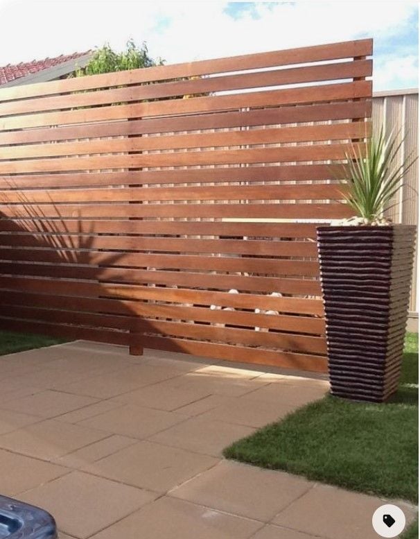 Timber fence_2.jpg Timber fence_2.jpg