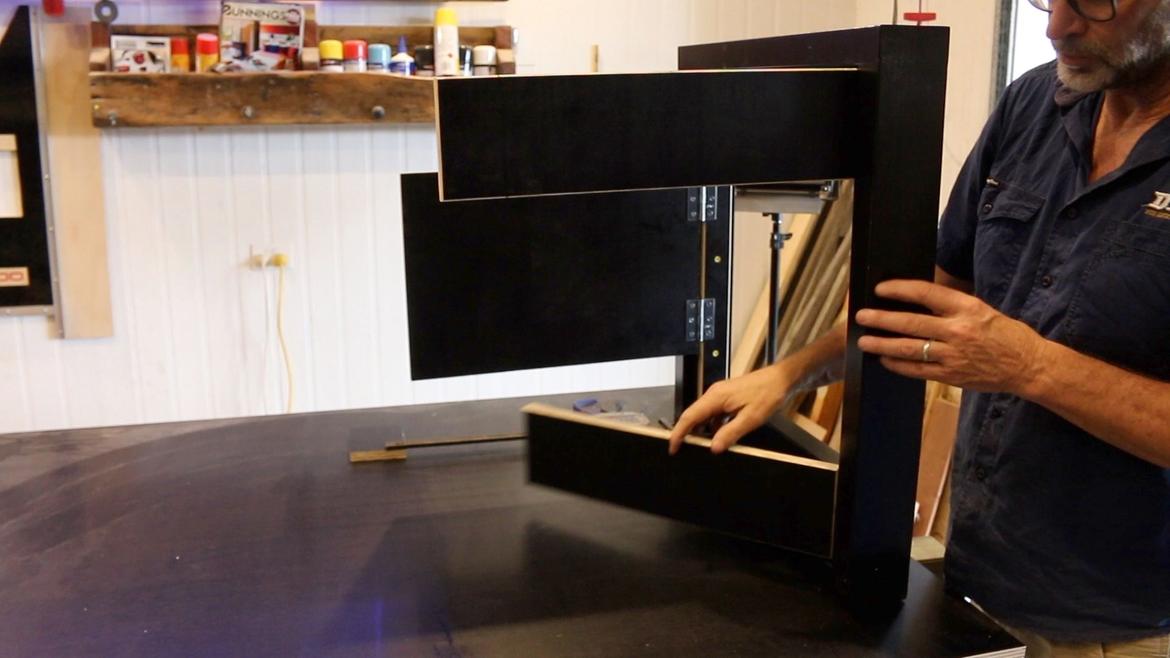 Folding Workbench 16.jpg Folding Workbench 16.jpg