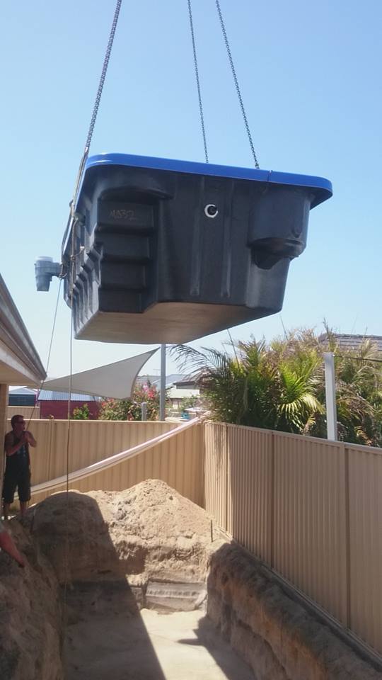 poollift1.jpg poollift1.jpg