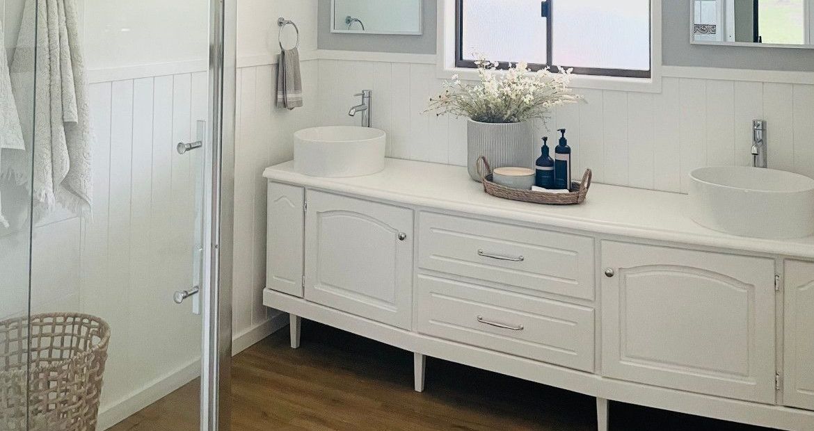 Sallie24Bathroom.jpeg Sallie24Bathroom.jpeg