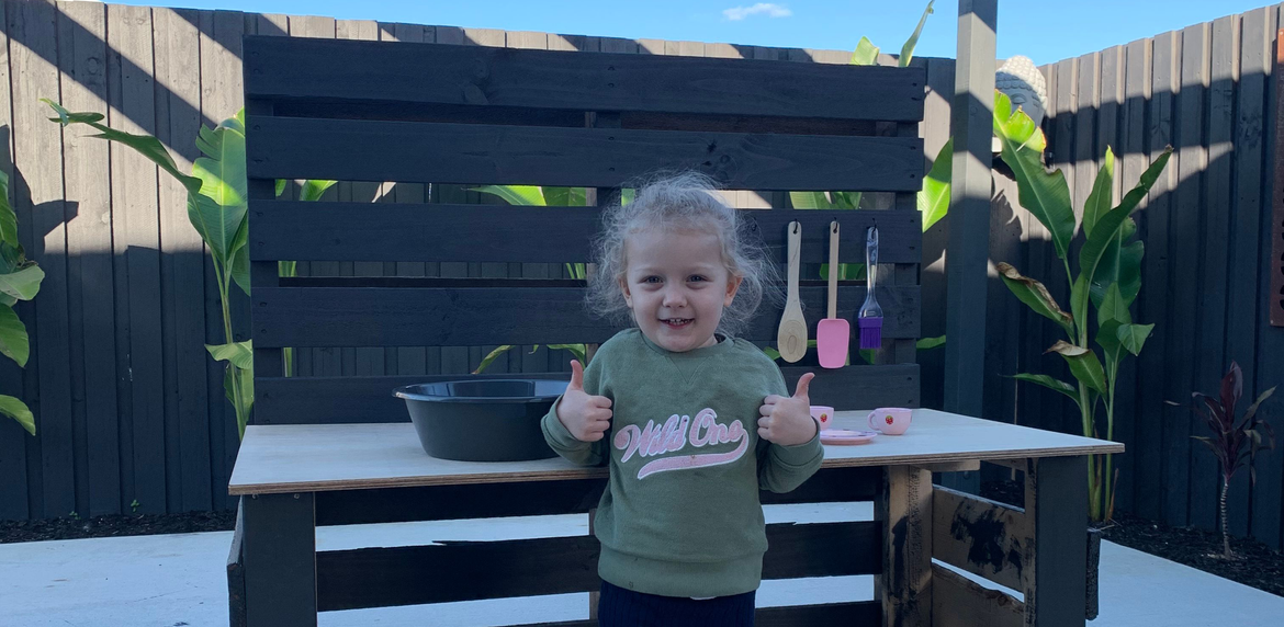 mud kitchen.png mud kitchen.png