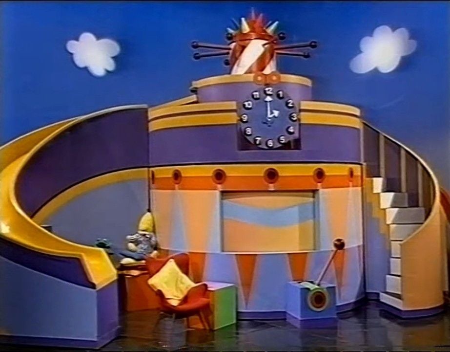 Play School Clock Prop from 2000-2003 - Bunnings Workshop community