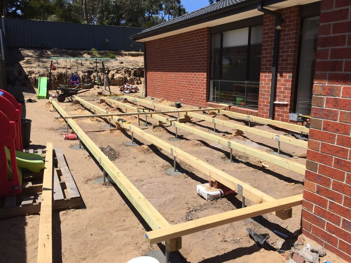 TaraDeckDuring.jpeg TaraDeckDuring.jpeg