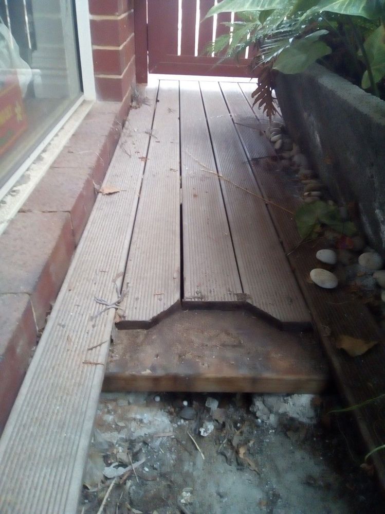 decking pic 1.jpg decking pic 1.jpg