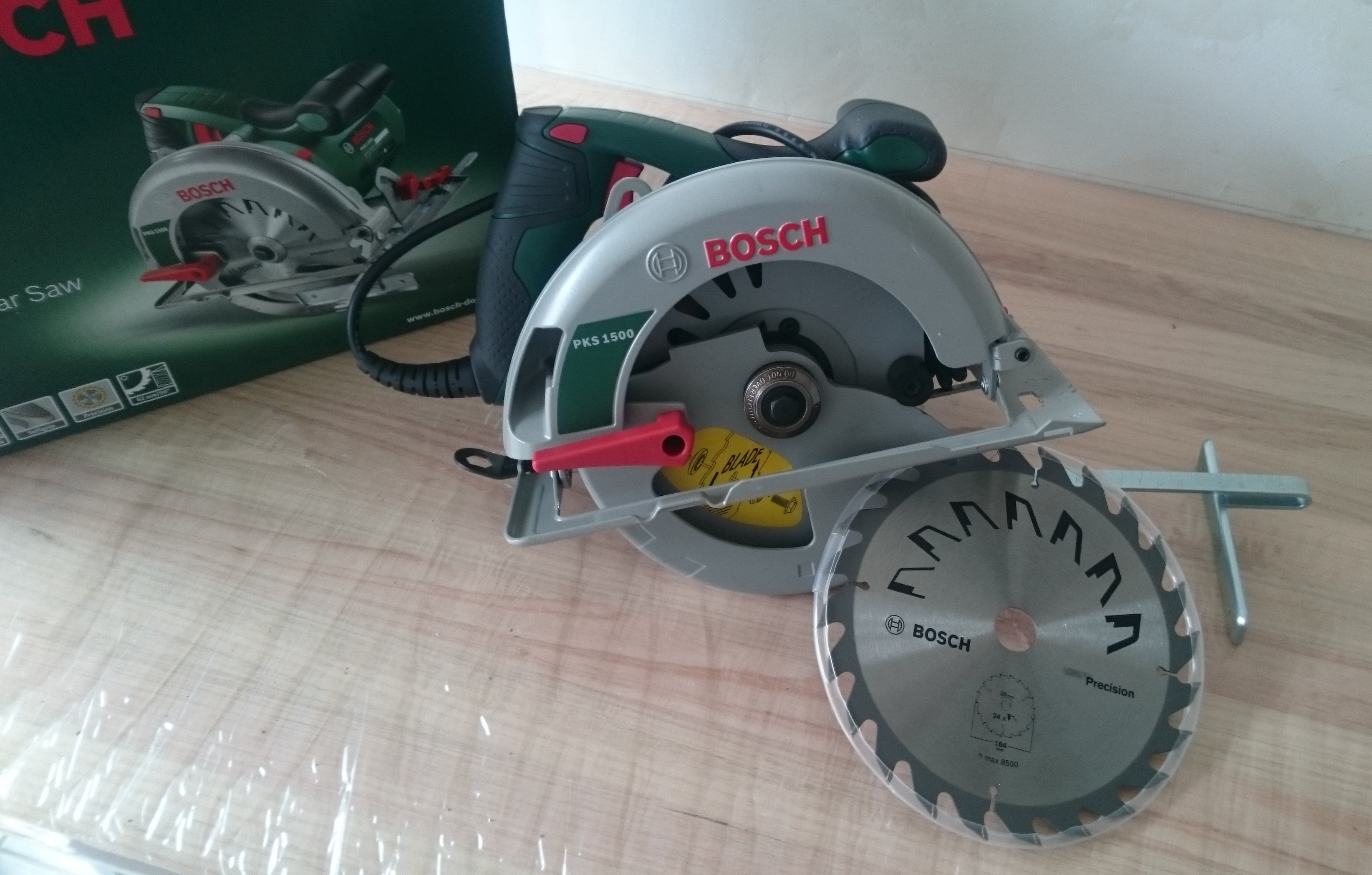 boschcsaw.jpg boschcsaw.jpg