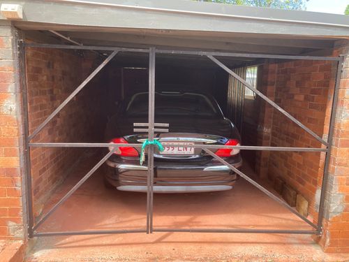 Garage door frame.jpeg Garage door frame.jpeg