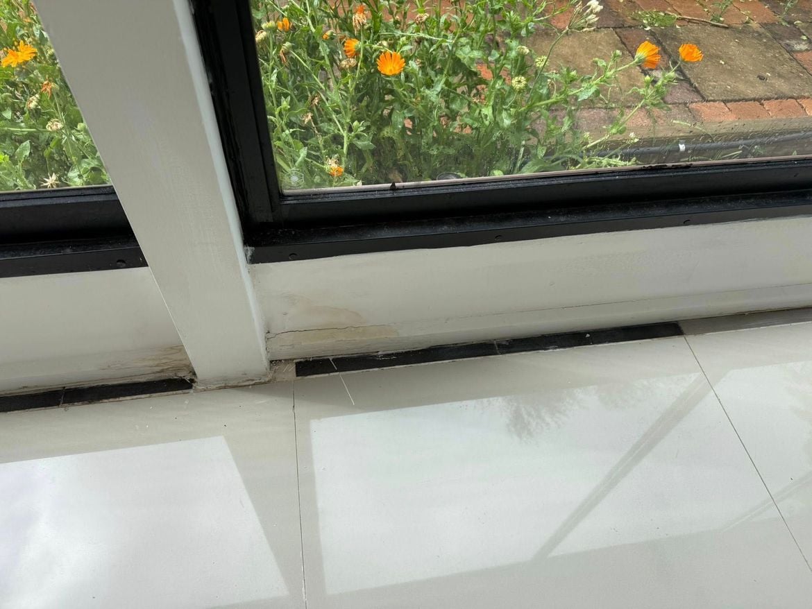 Pic 3 damaging inside.jpg Pic 3 damaging inside.jpg