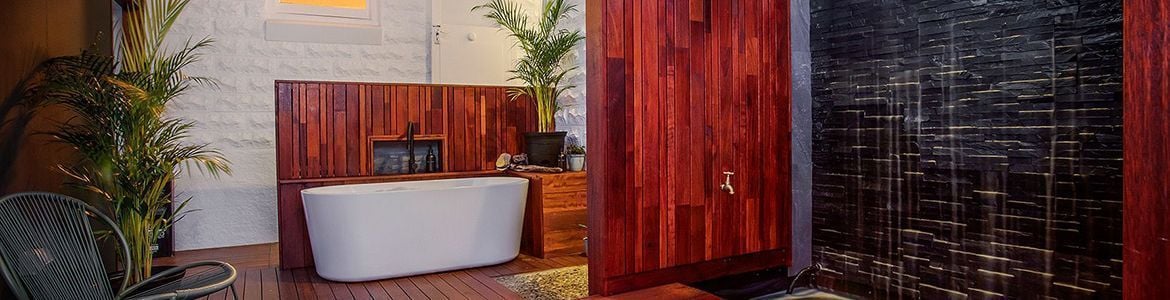 Outdoor bathroom with waterfall.jpeg Outdoor bathroom with waterfall.jpeg