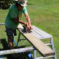 4.1 Saw two sleepers from end to end to create 100mm wide lengths.png 4.1 Saw two sleepers from end to end to create 100mm wide lengths.png