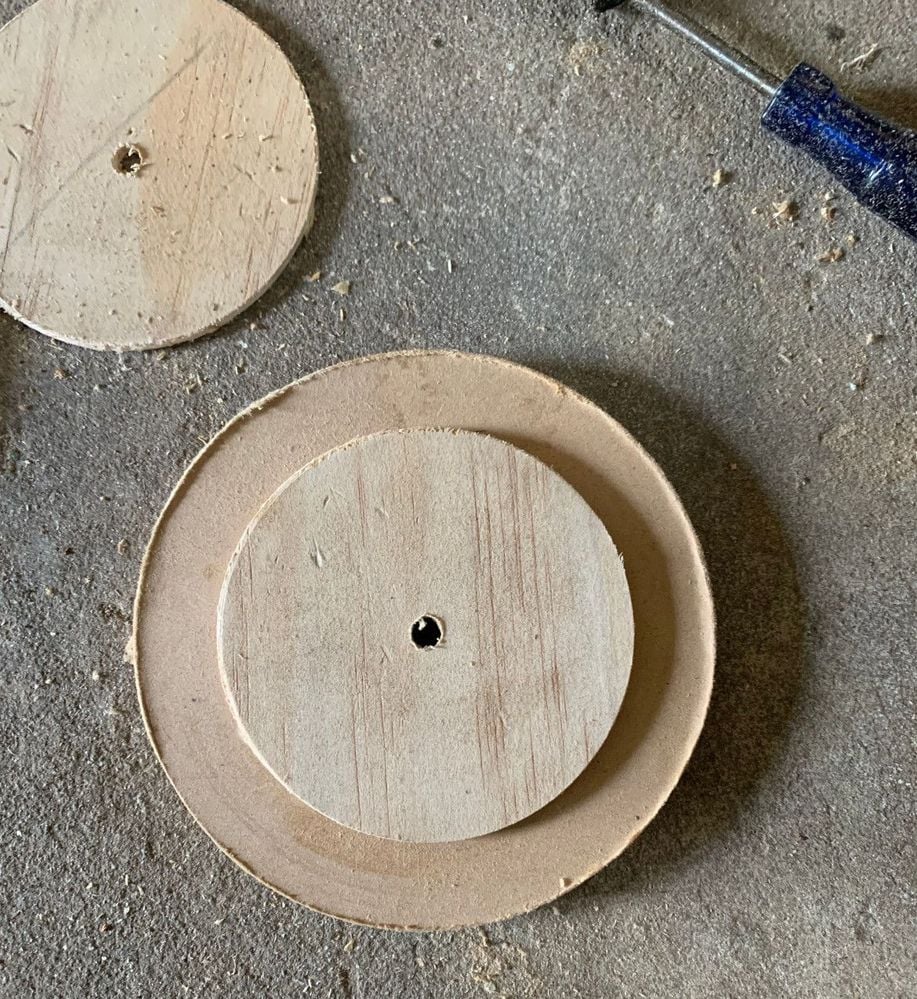 discs-sandwiched.jpeg discs-sandwiched.jpeg