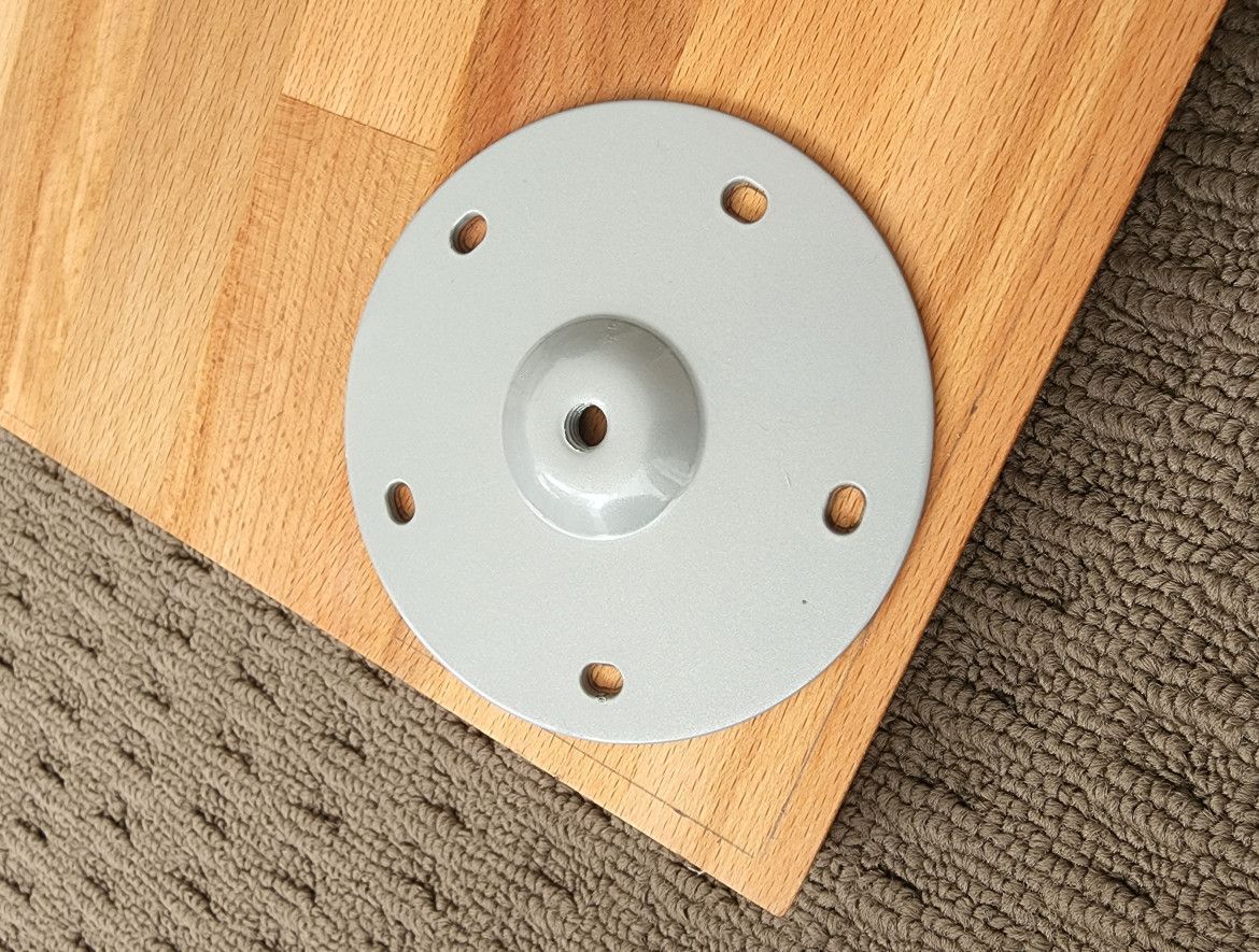 leg-mounting-plate.jpg leg-mounting-plate.jpg